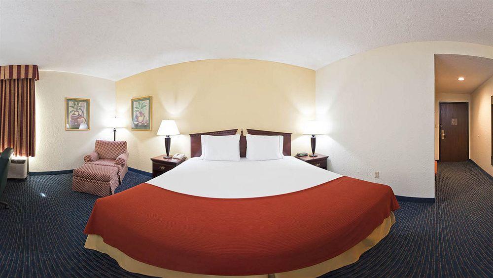 La Quinta By Wyndham Jonesboro Hotell Exteriör bild